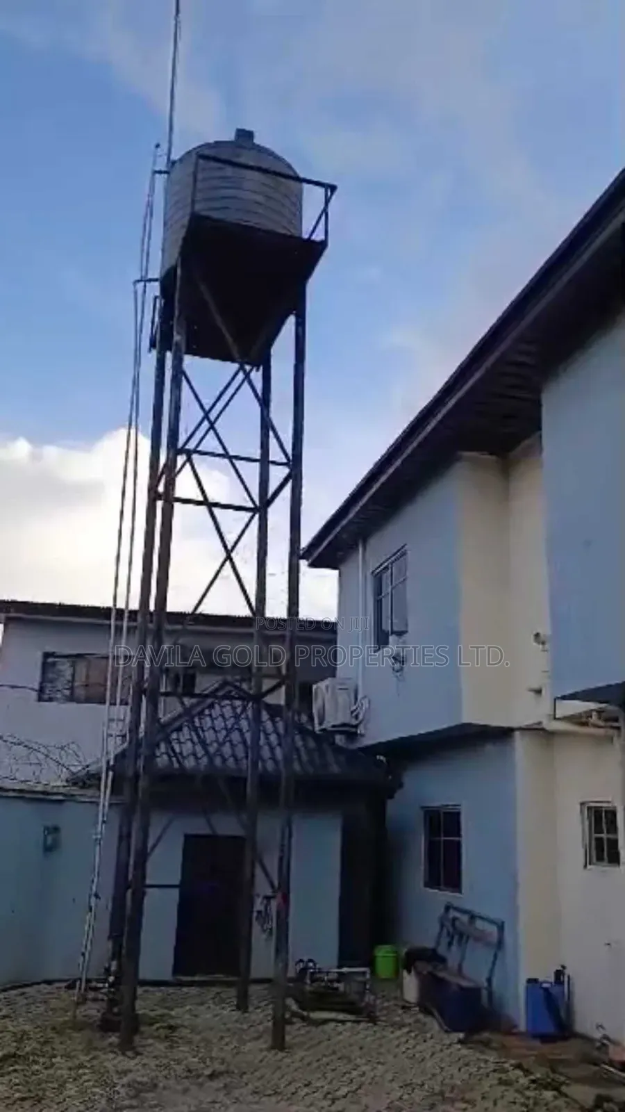 12bdrm Block of Flats in Benin City for sale
