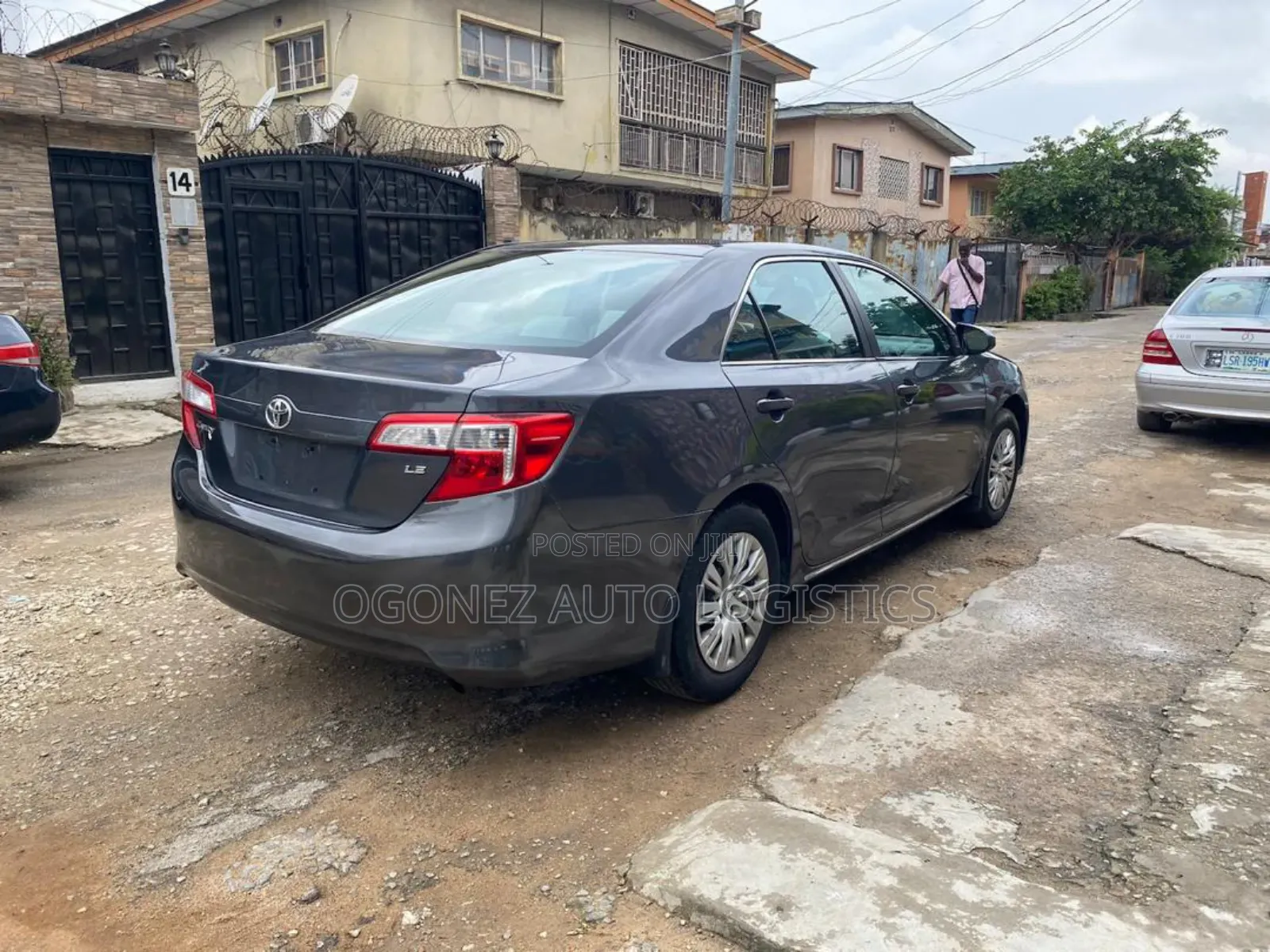 Toyota Camry L 4dr Sedan (2.5L 4cyl 6A) 2012 Gray