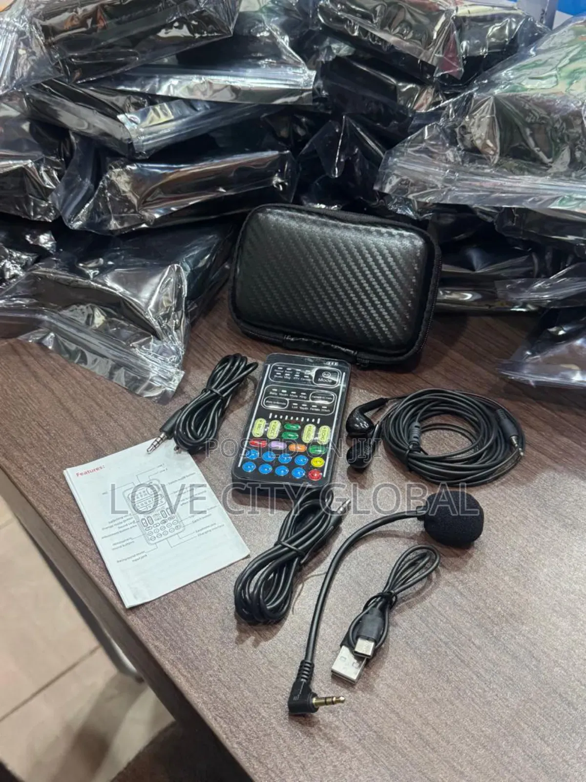 I9 Voice Changer Sound Portable Voice Amplifier Live Sound Card Mic