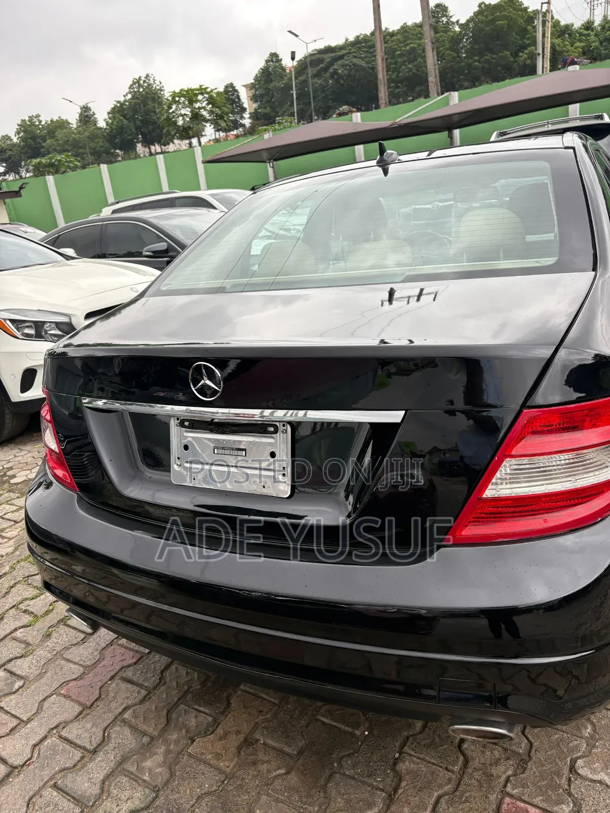 Mercedes-Benz C300 2010 Black