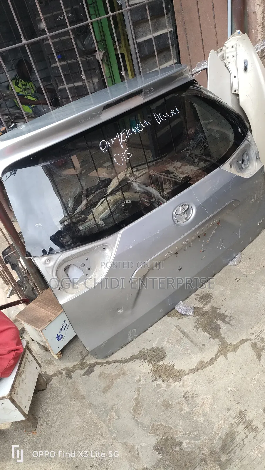 Toyota Boot Sienna 2015