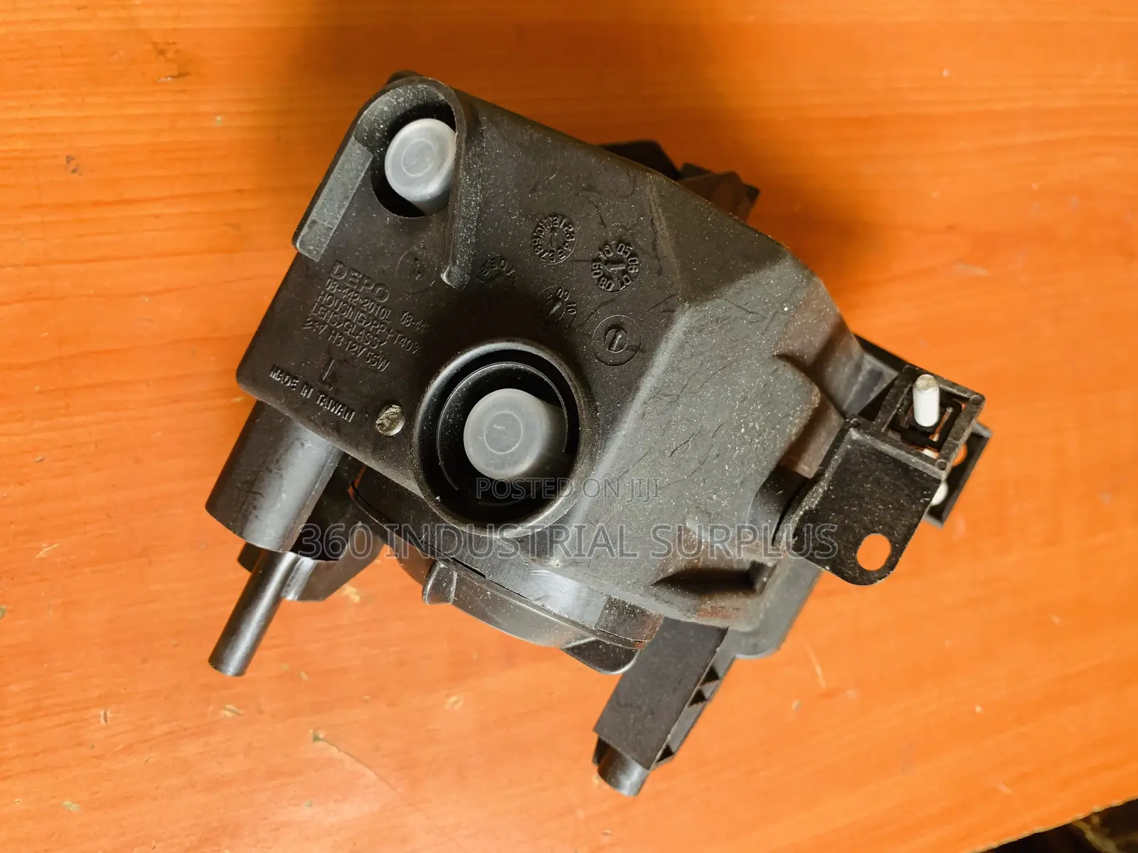 Genuine Tp Fog Lamp 442-2018l-Ue