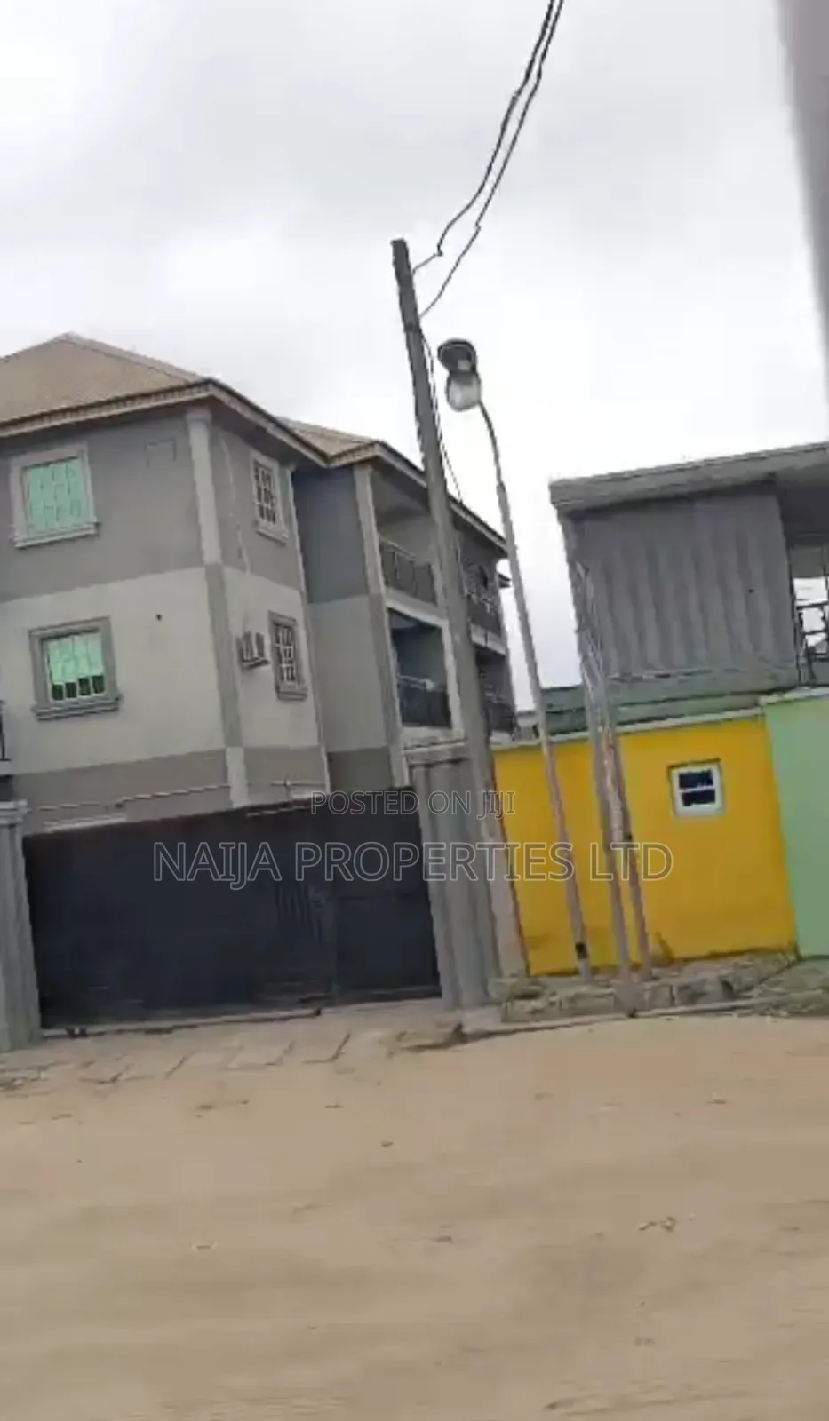 3bdrm Block of Flats in Skymall, Sangotedo for sale