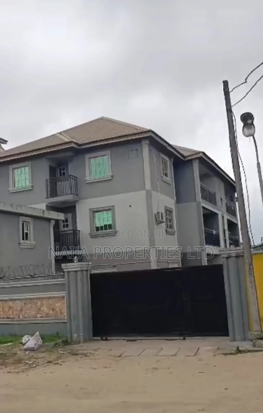 3bdrm Block of Flats in Skymall, Sangotedo for sale