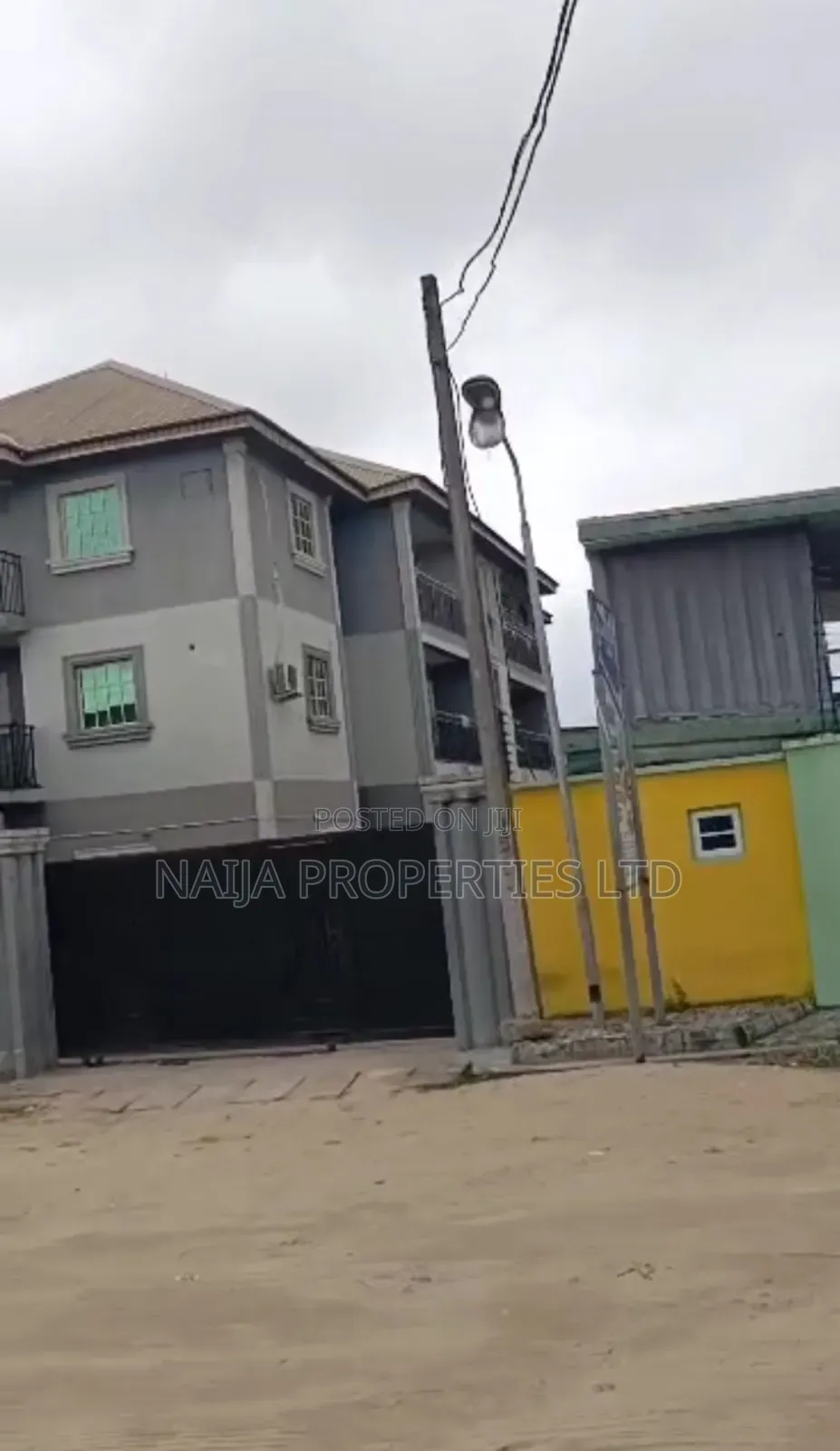 3bdrm Block of Flats in Skymall, Sangotedo for sale