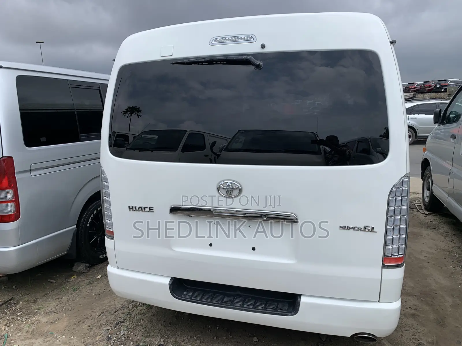 Toyota HiAce 2013 White