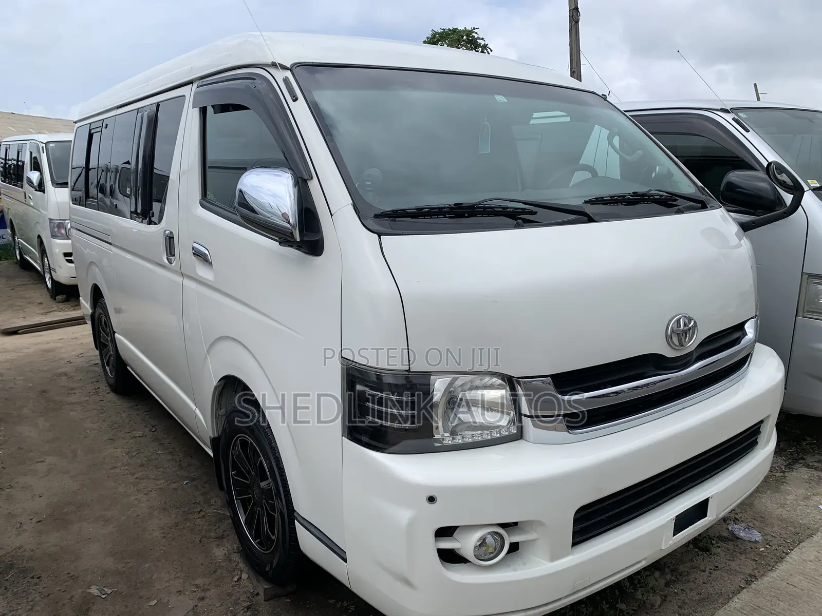 Toyota HiAce 2013 White