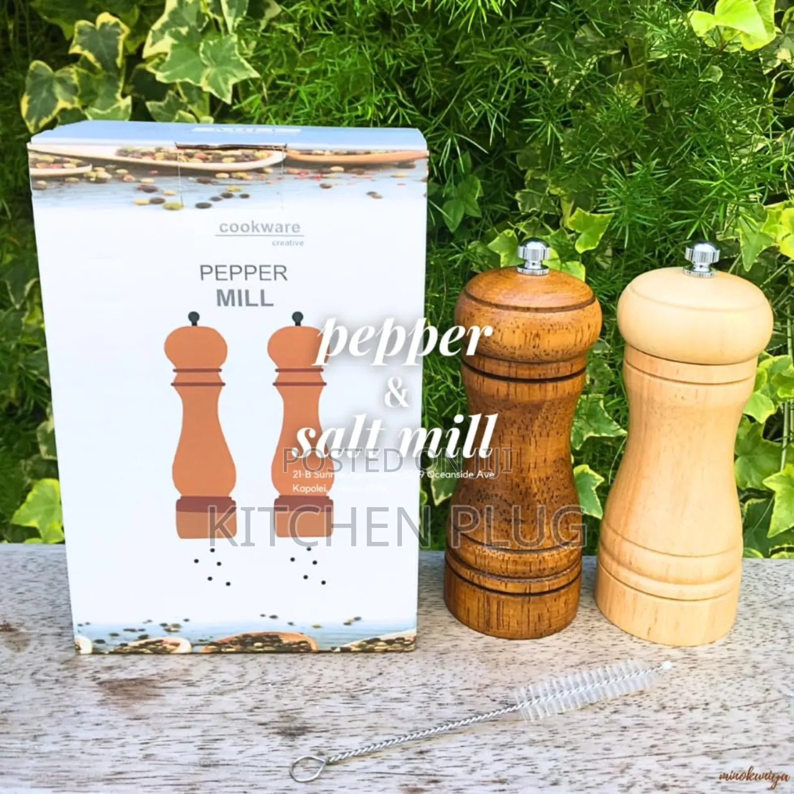 Toprocks Pepper Mill and Salt Shaker Set.