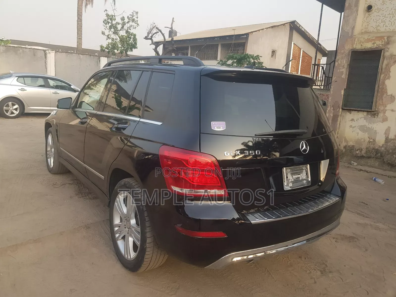 Mercedes-Benz GLK-Class Base GLK 350 4dr AWD 4MATIC (3.5L 6cyl 7A) 2015