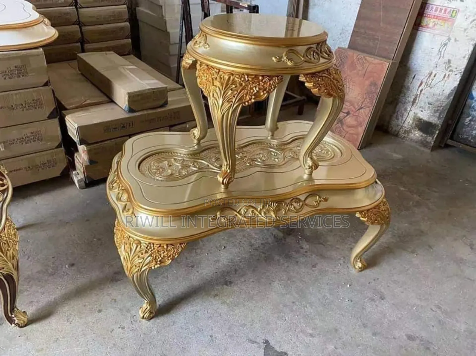 Royal Center Table With Two Chairs for Vip