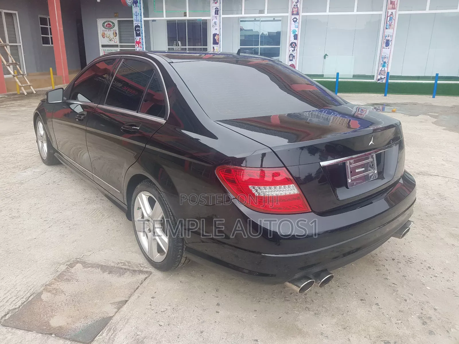 Mercedes-Benz C300 Luxury 4Matic Sedan AWD (3.0L 6cyl 7A) 2011 Black