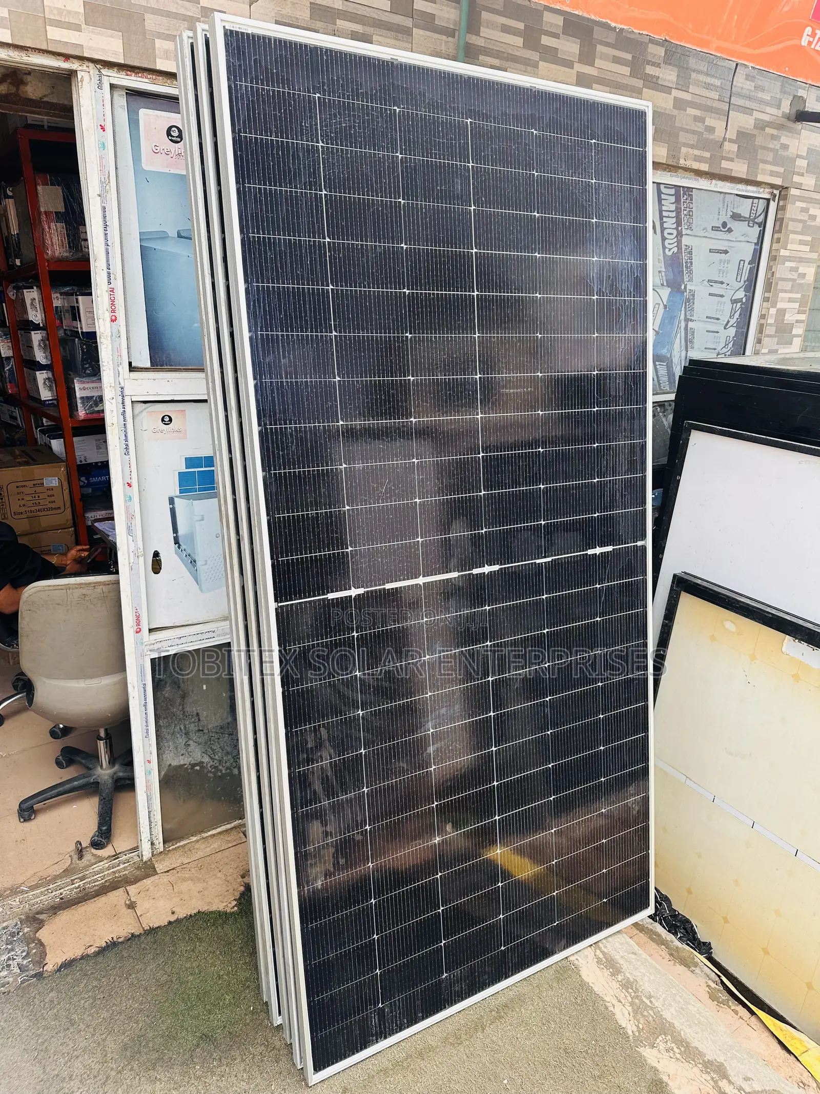 565w Jinko Solar Panels