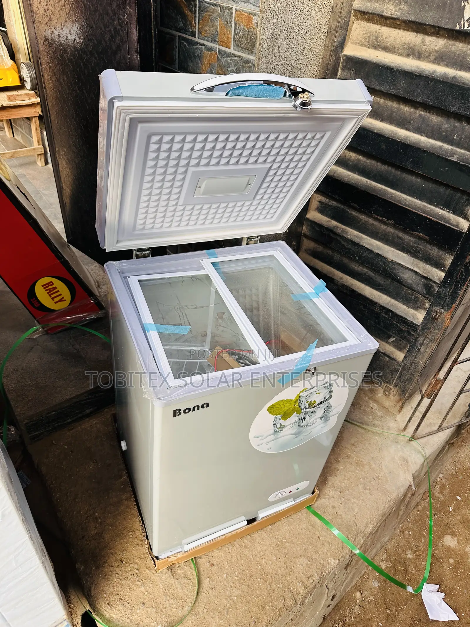 Bona Deep Solar Freezer 118l 12/24v