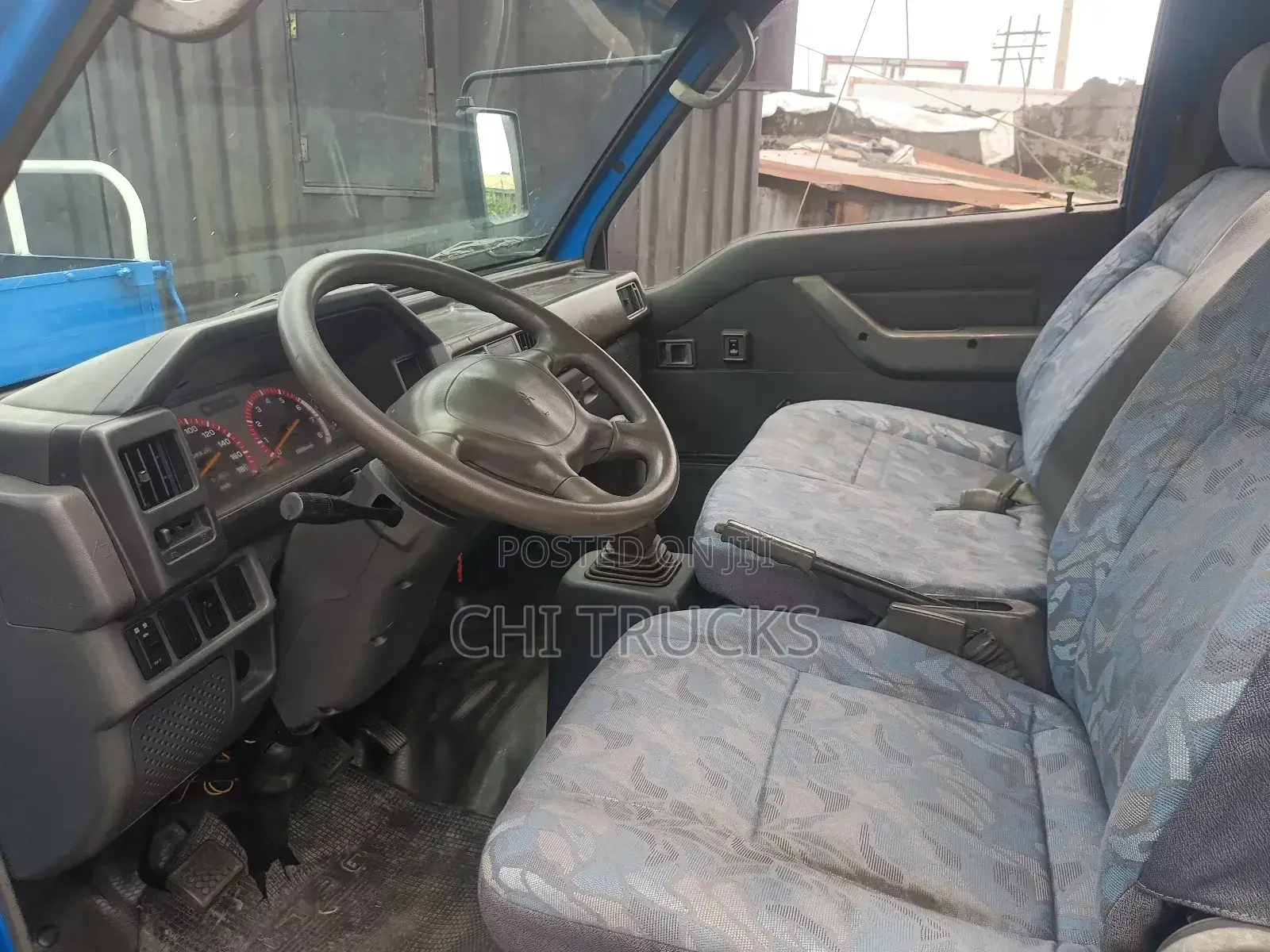 Mitsubishi Delica L300 Pick_up Truck