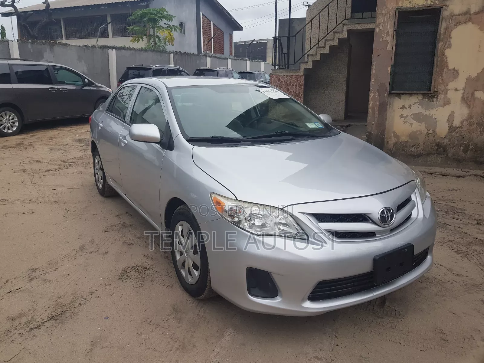 Toyota Corolla LE 4dr Sedan (1.8L 4cyl 4A) 2012 Silver