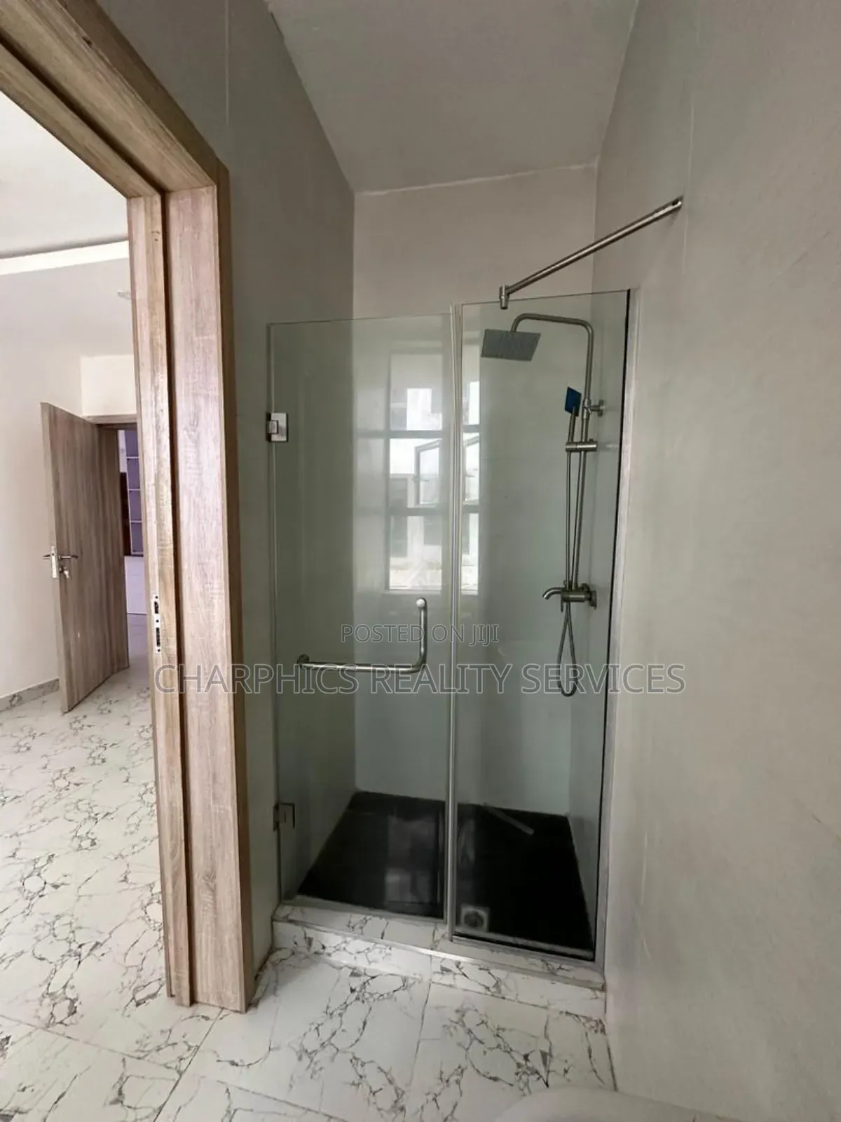 2bdrm Apartment in Chevron for rent
