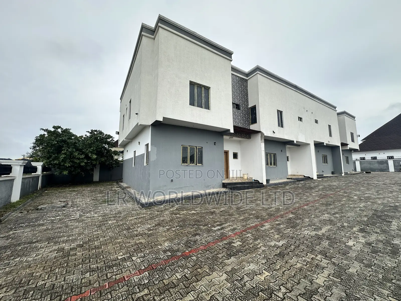 3bdrm Townhouse/Terrace in Lugbe District for Sale