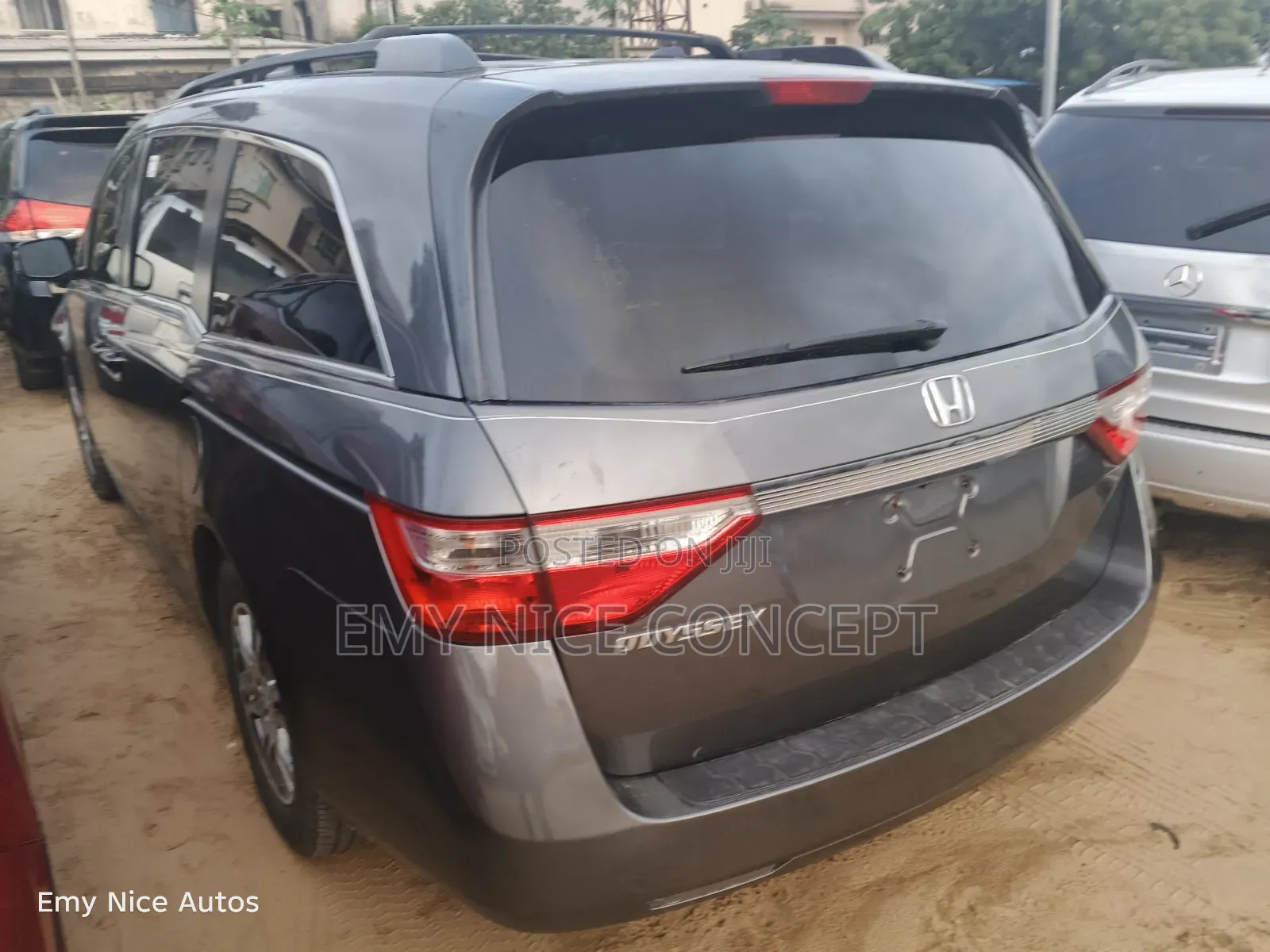 Honda Odyssey Touring 2011 Gray