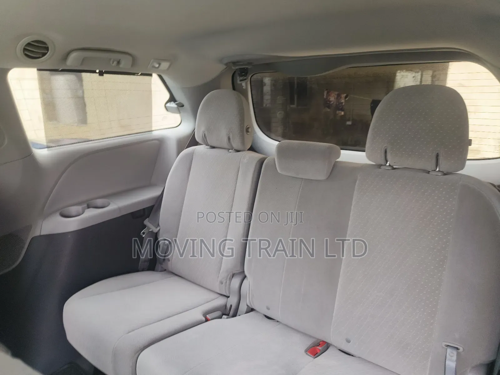Toyota Sienna LE Mobility Auto Access (3.5L 6cyl 8A) 2018 Silver