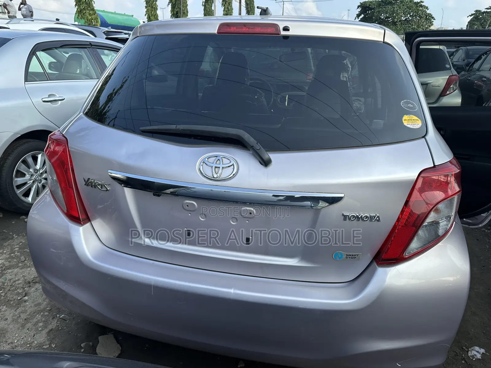 Toyota Yaris L Hatchback 3dr 2013 Gray