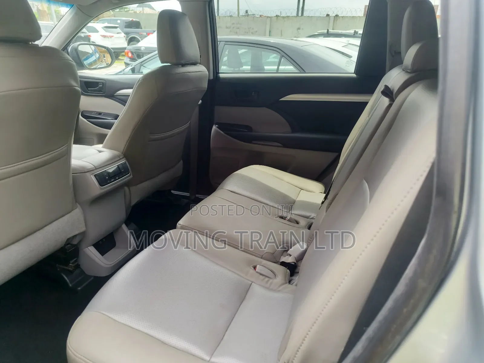 Toyota Highlander LE 4x2 (2.7L 4cyl 6A) 2018 Silver