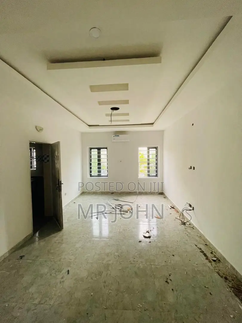2bdrm Apartment in Ikota Owo, Lekki for rent