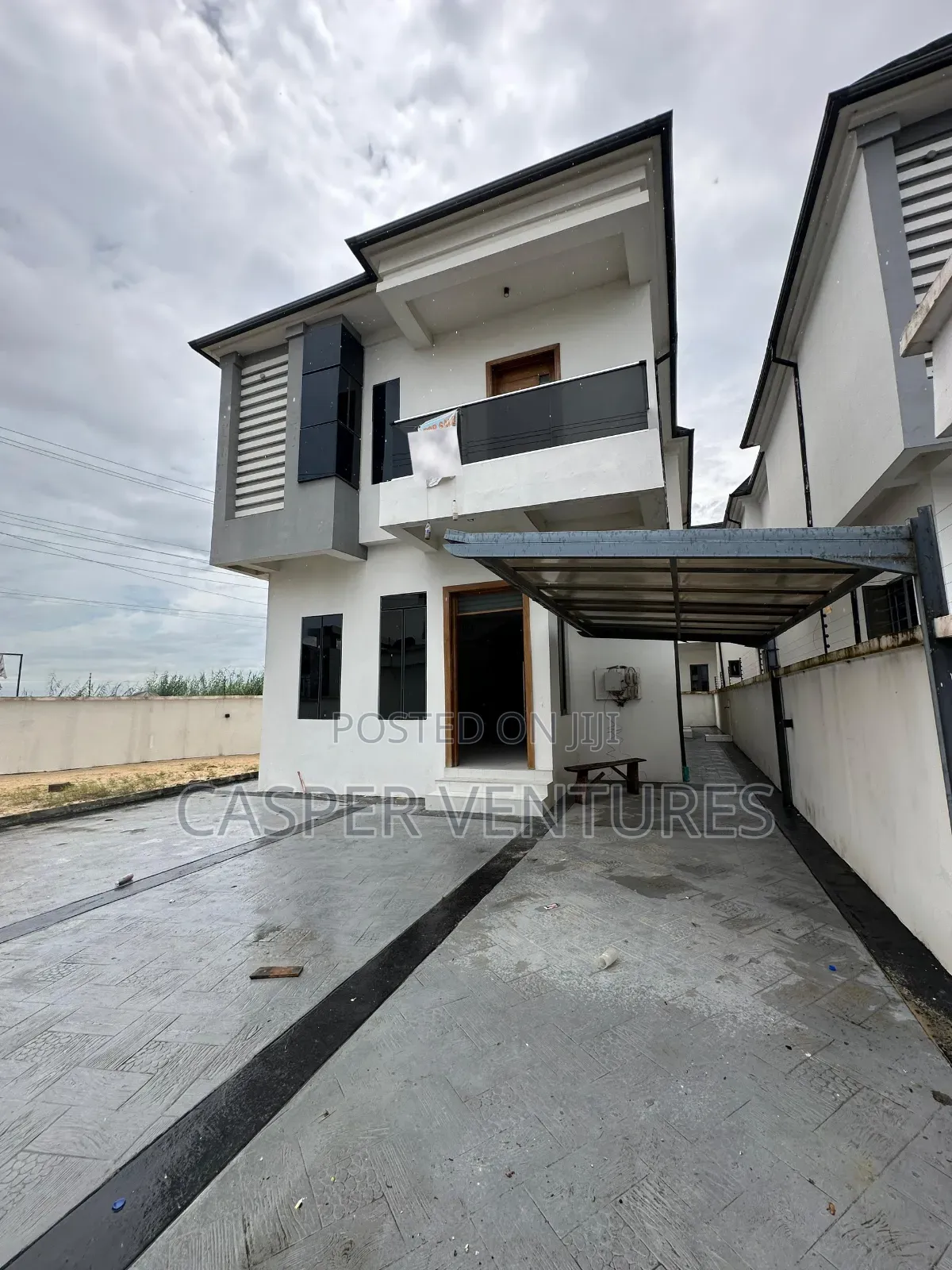 4bdrm Duplex in Vgc for sale