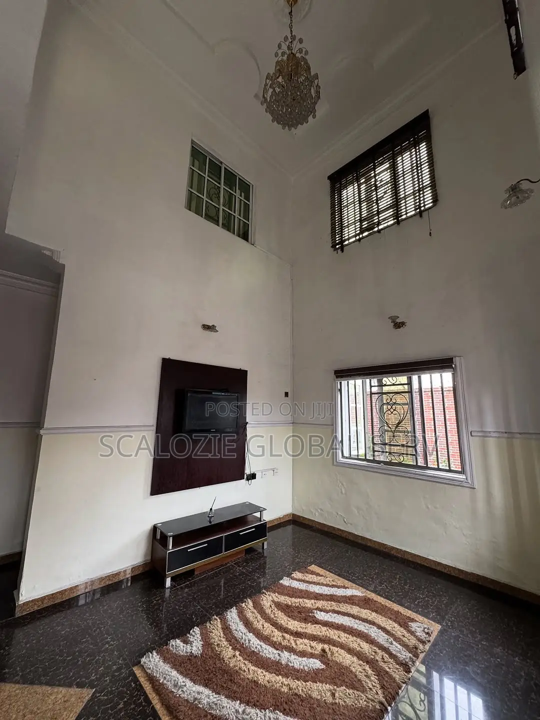 5bdrm Duplex in New Road, Ada for sale