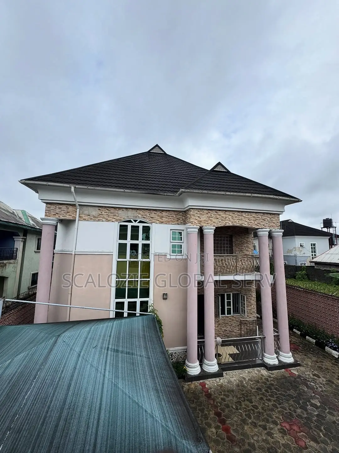5bdrm Duplex in New Road, Ada for sale
