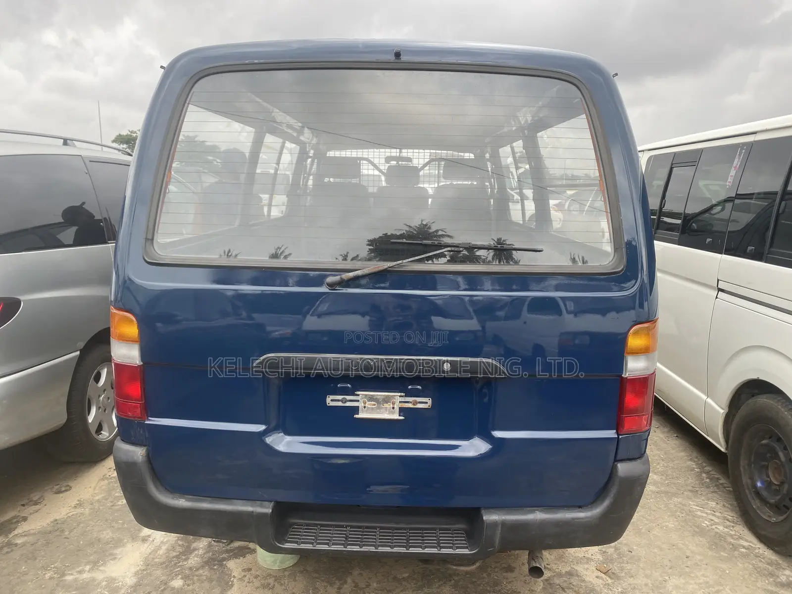 Toyota Grand HiAce 2003 Blue