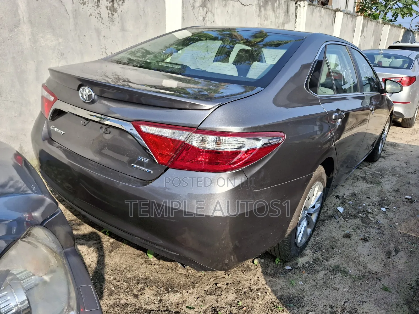 Toyota Camry 2016 Gold