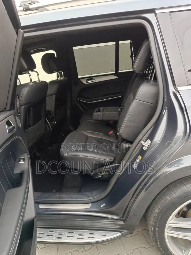 Mercedes-Benz GL-Class GL550 4MATIC 4dr SUV AWD (4.7L 8cyl Turbo 7A)