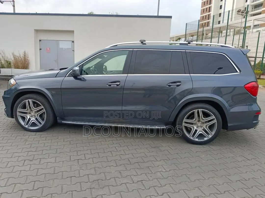 Mercedes-Benz GL-Class GL550 4MATIC 4dr SUV AWD (4.7L 8cyl Turbo 7A)