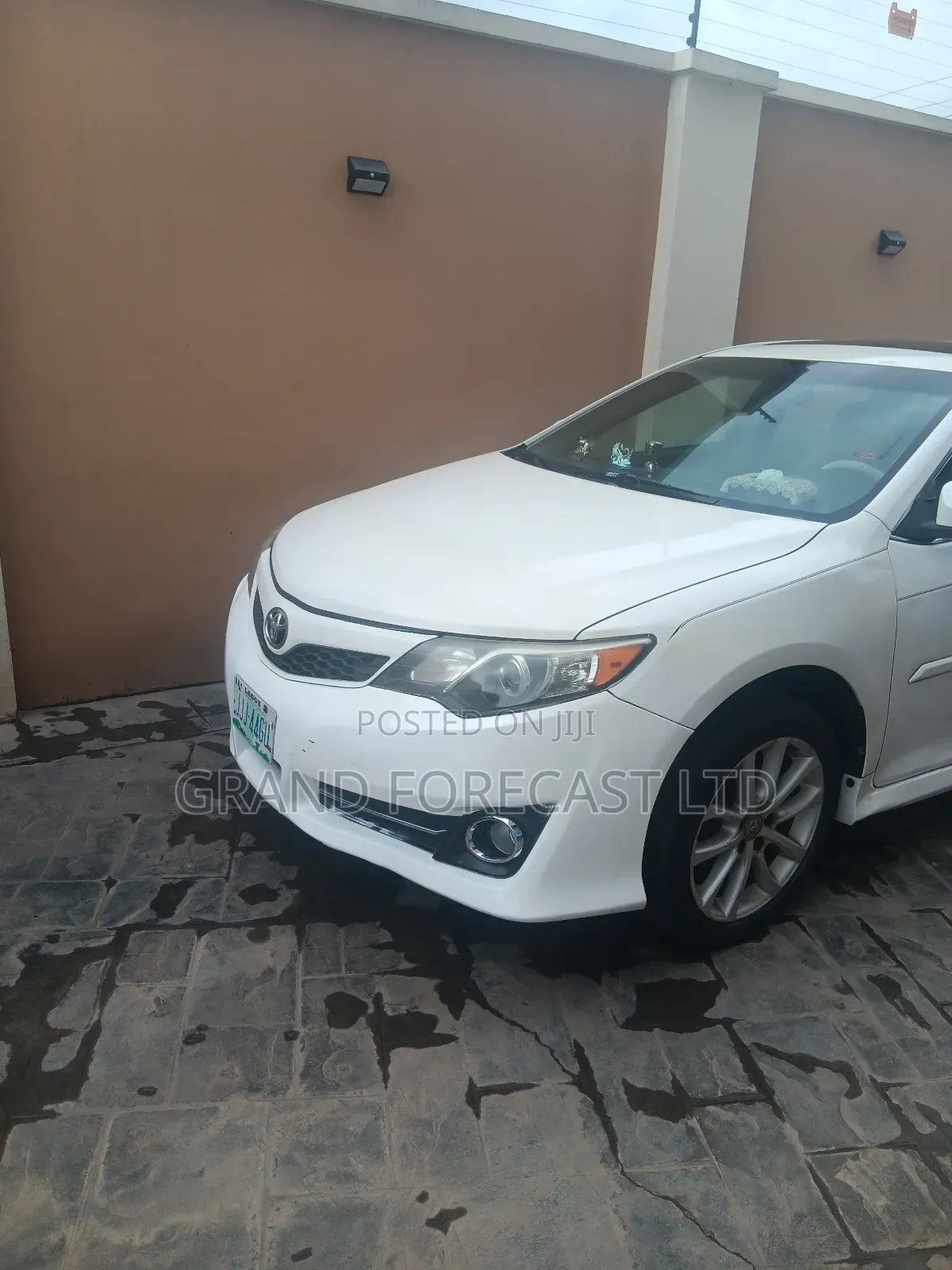White Toyota Camry 2013 (Spider) for Hire