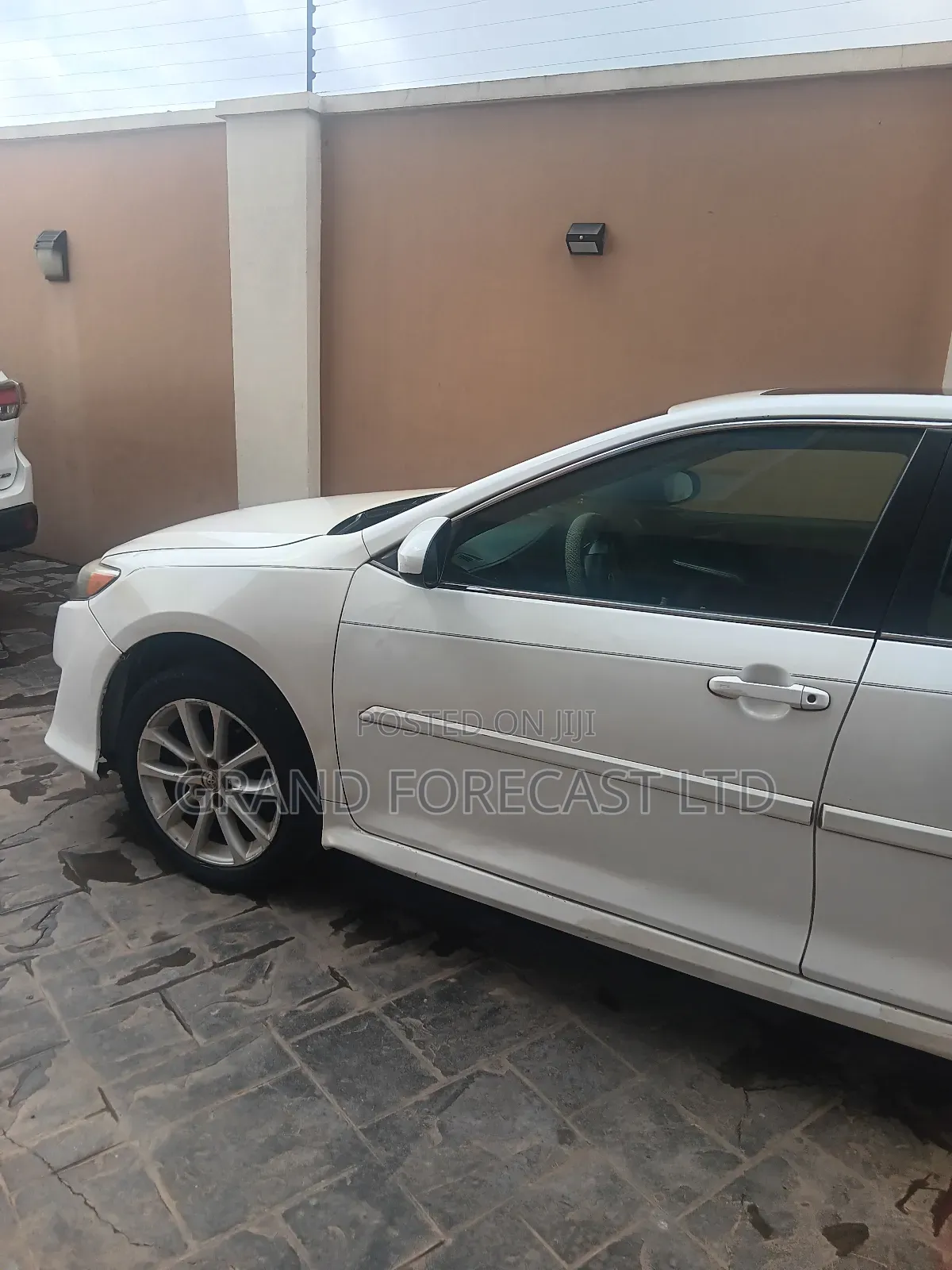 White Toyota Camry 2013 (Spider) for Hire