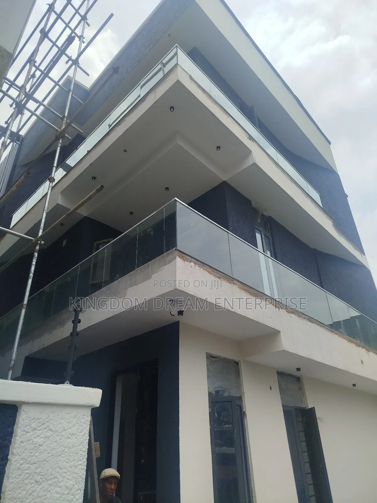 5bdrm House in Omole Phase 1 for sale