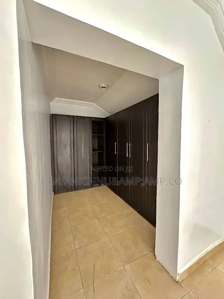 Furnished 1bdrm Apartment in Wuse 2 for rent