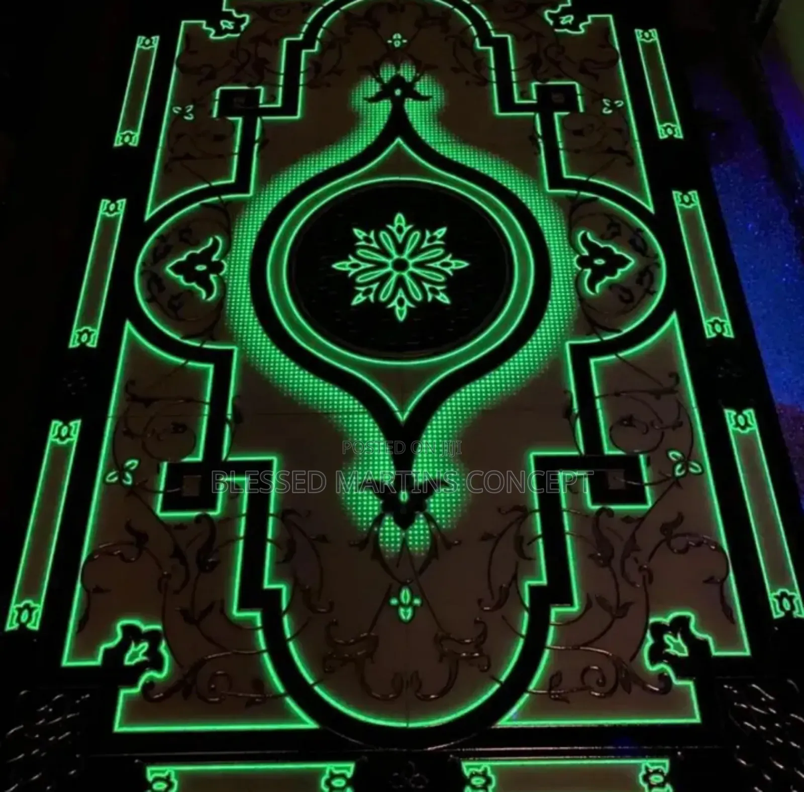 Center Floor Deco Luminous. It Reflect Usually Steady Light in Dark