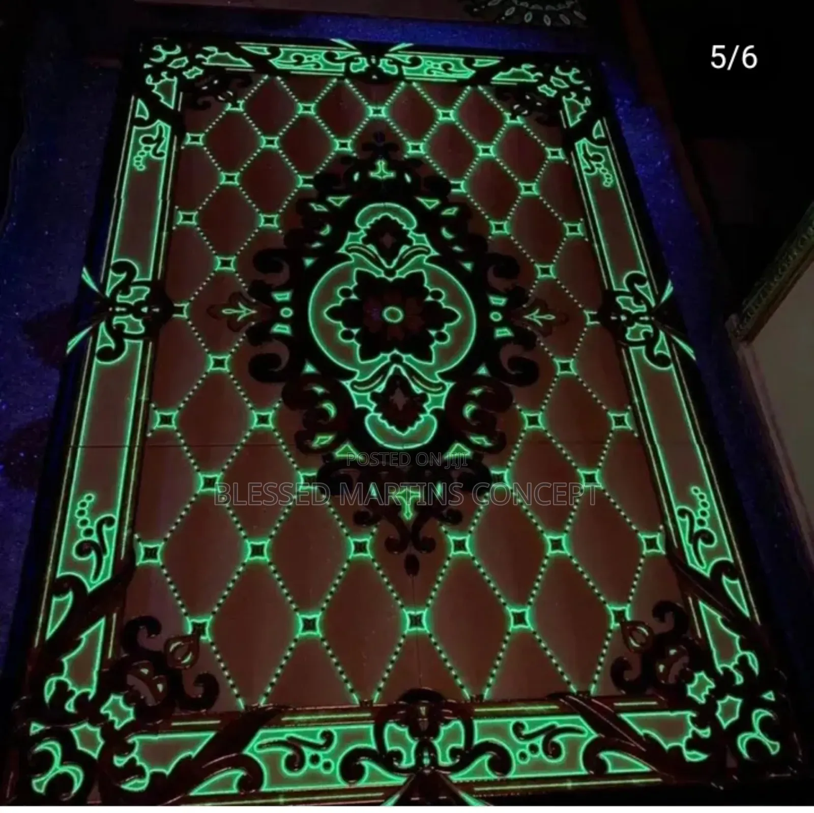 Center Floor Deco Luminous. It Reflect Usually Steady Light in Dark