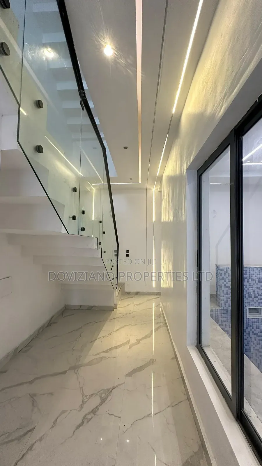5bdrm Duplex in Chevron for sale