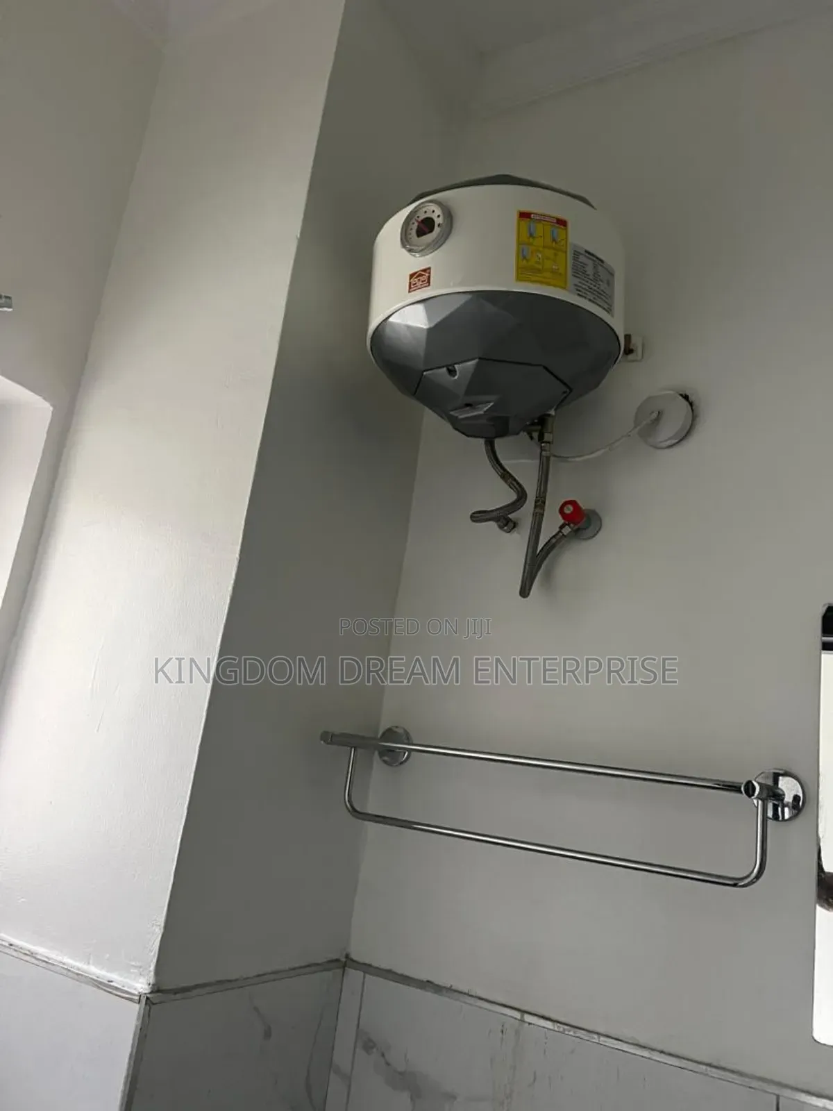3bdrm Apartment in Adeniyi Jones for rent