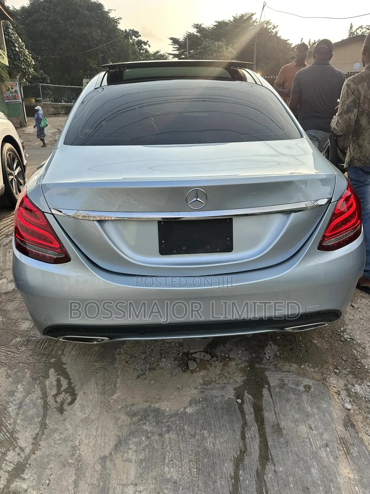 Mercedes-Benz C300 Luxury Sedan RWD (2.0L 4cyl 7A) 2016 Blue