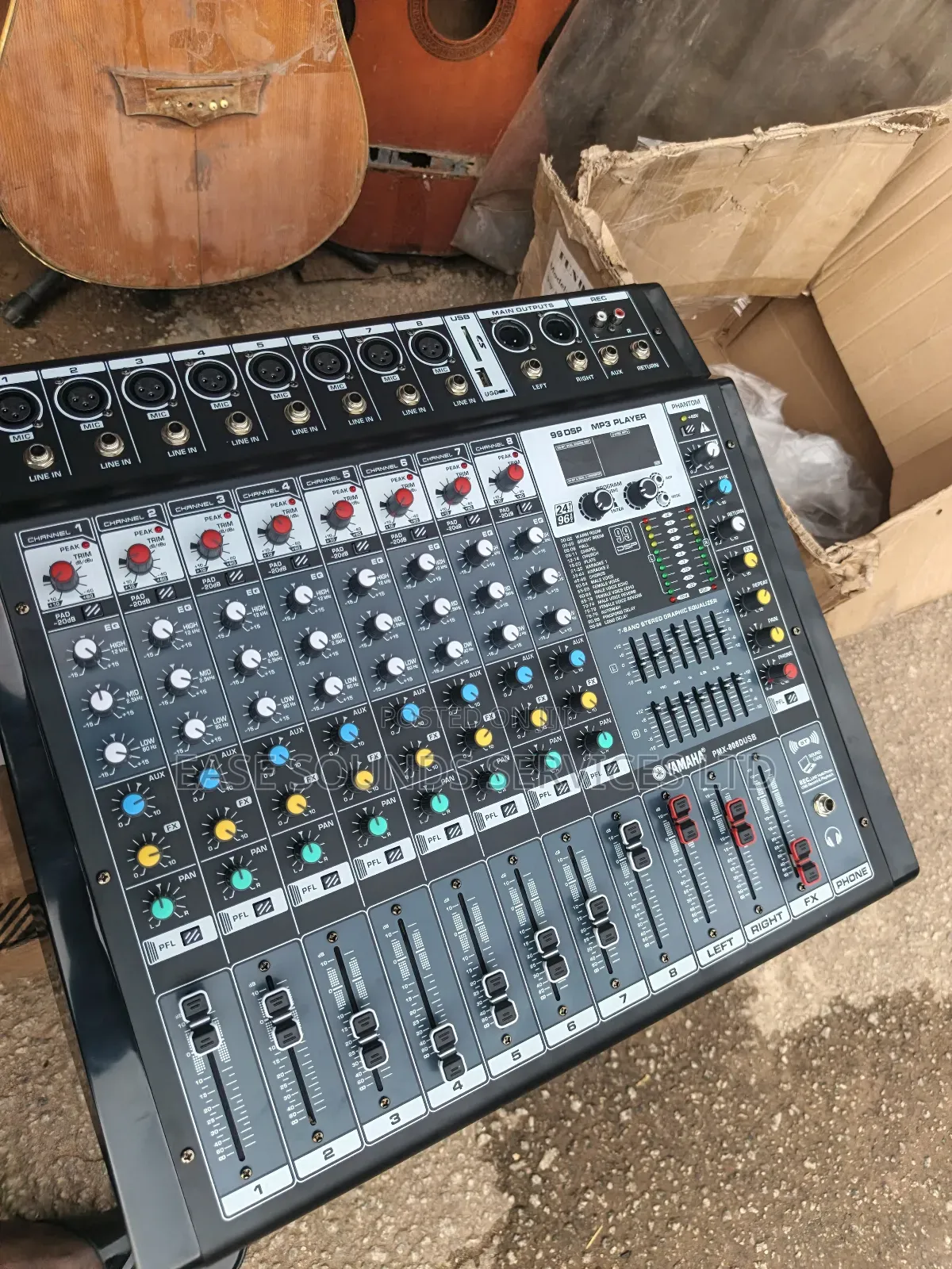 8 Channels Powered Mixer