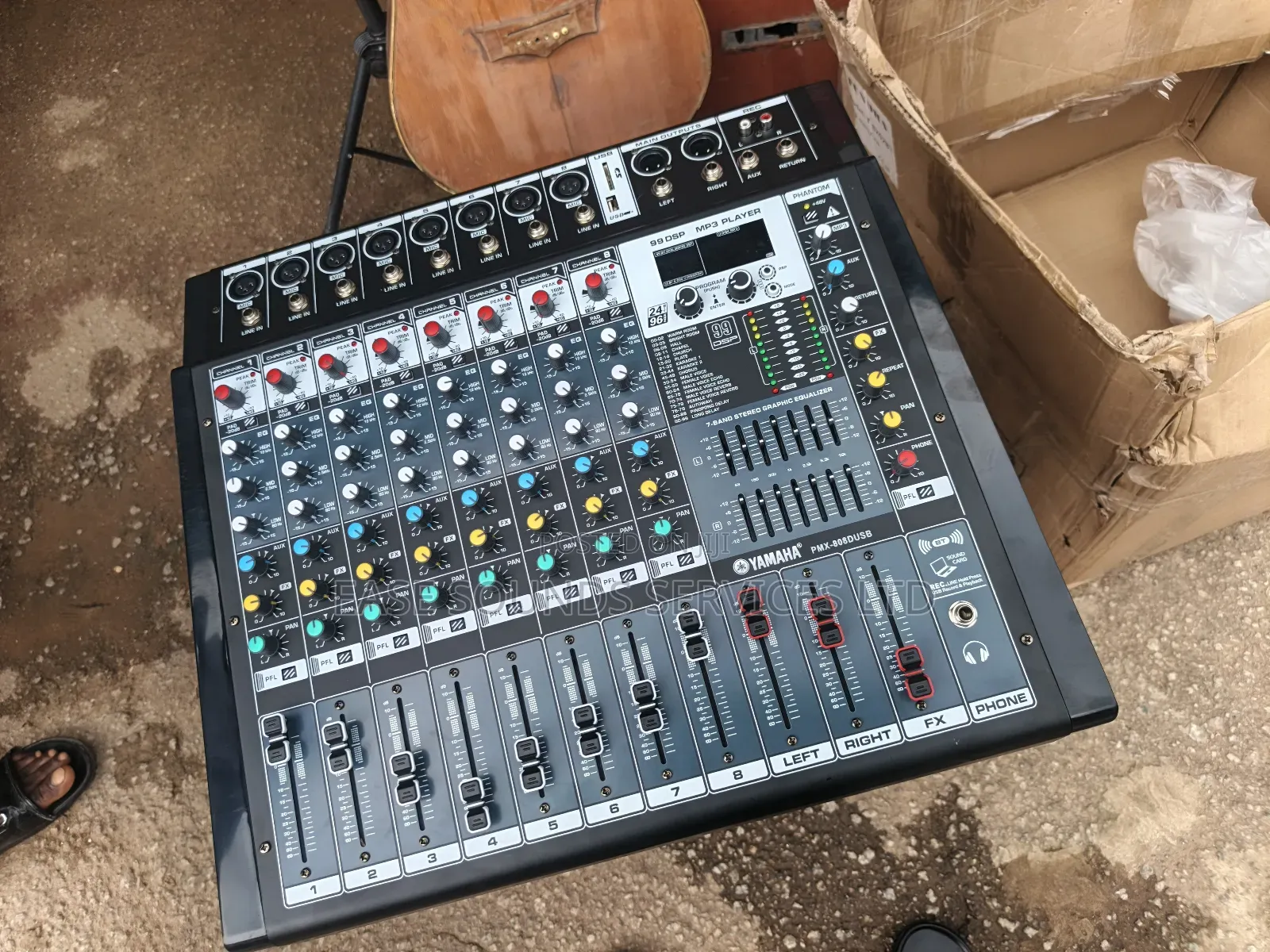 8 Channels Powered Mixer