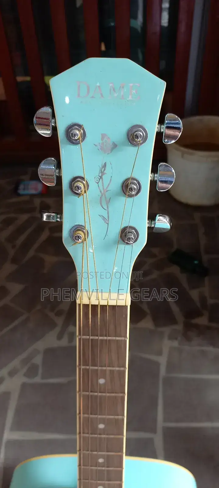 Quality Uk Used Dame Acoustic Guitar