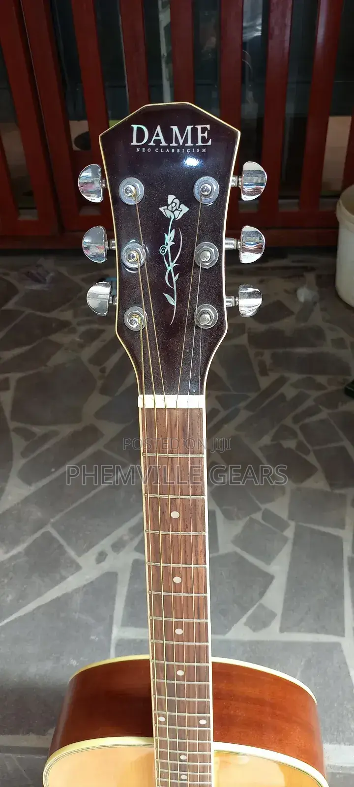 Quality Dame Uk Used Acoustic Guitar