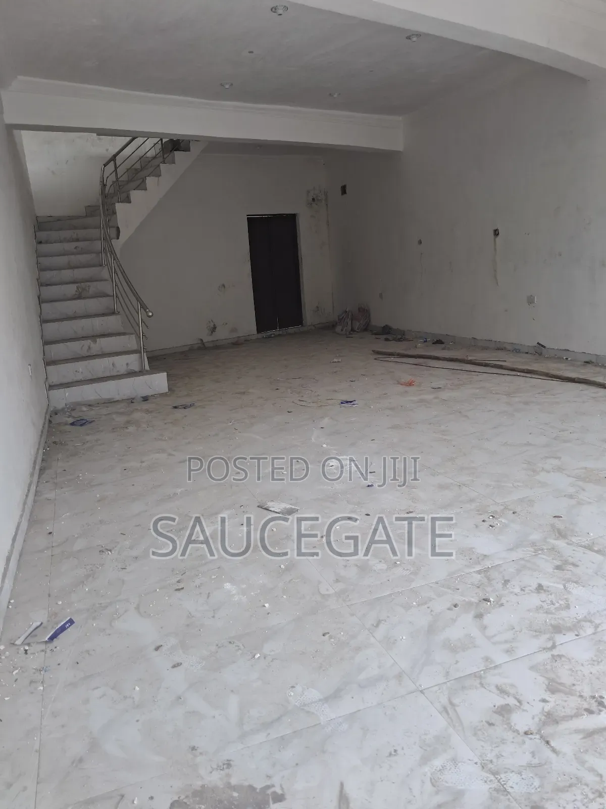 Office Space for Rent at Trade Fair Up and Down