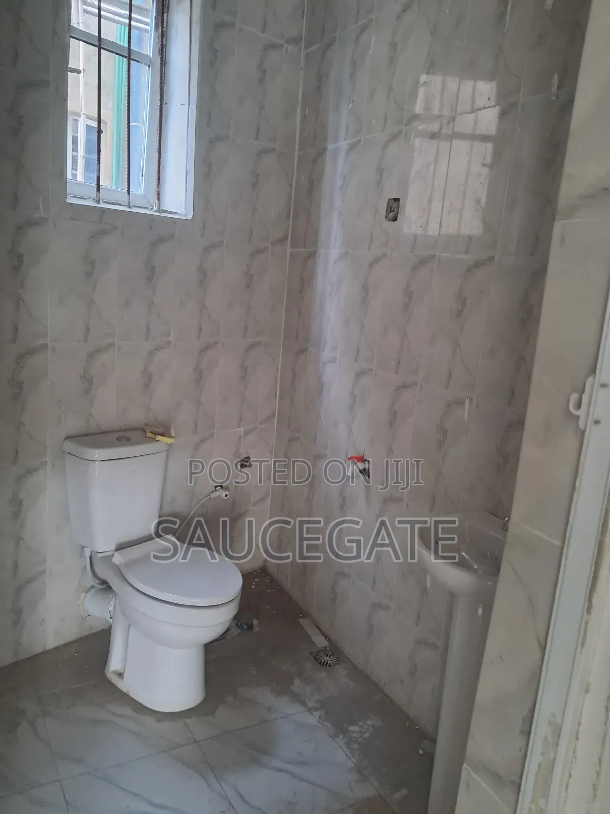 Office Space for Rent at Trade Fair Up and Down