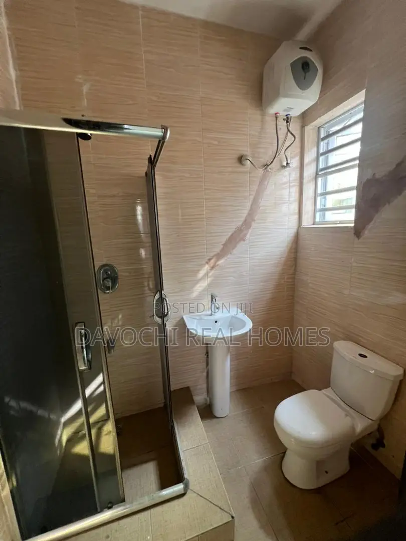 4bdrm Apartment in Lekki County for rent
