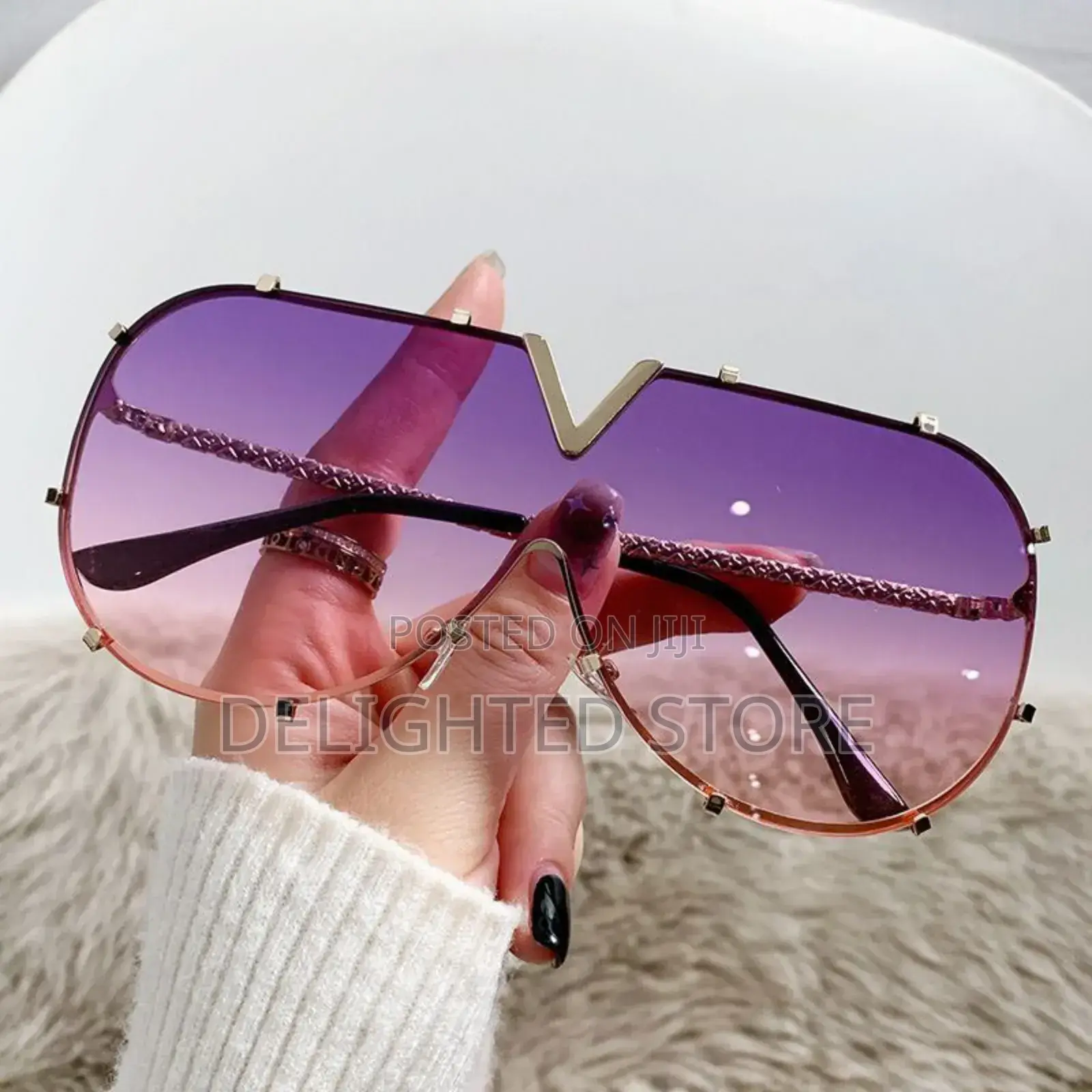 Exaggerated V8 Luxurious Mental Classic Women Glases